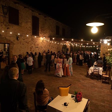 Albergo Ristorante Da Vestro Monticiano Buitenkant foto