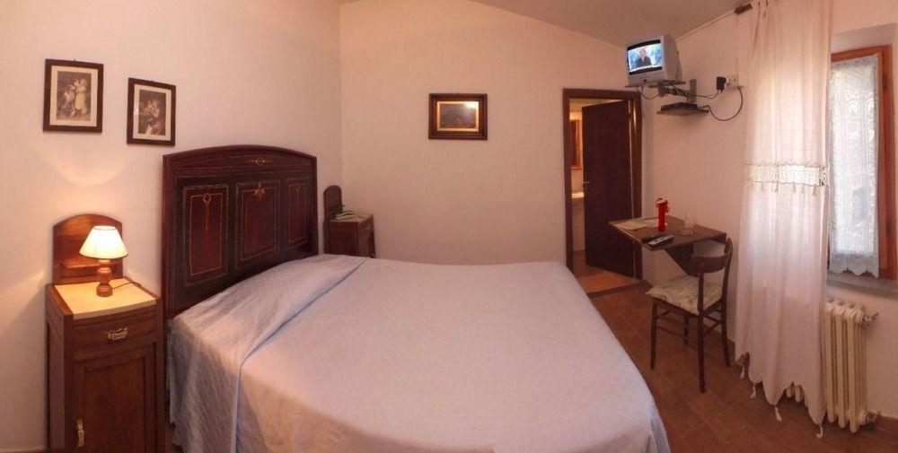 Albergo Ristorante Da Vestro Monticiano Buitenkant foto