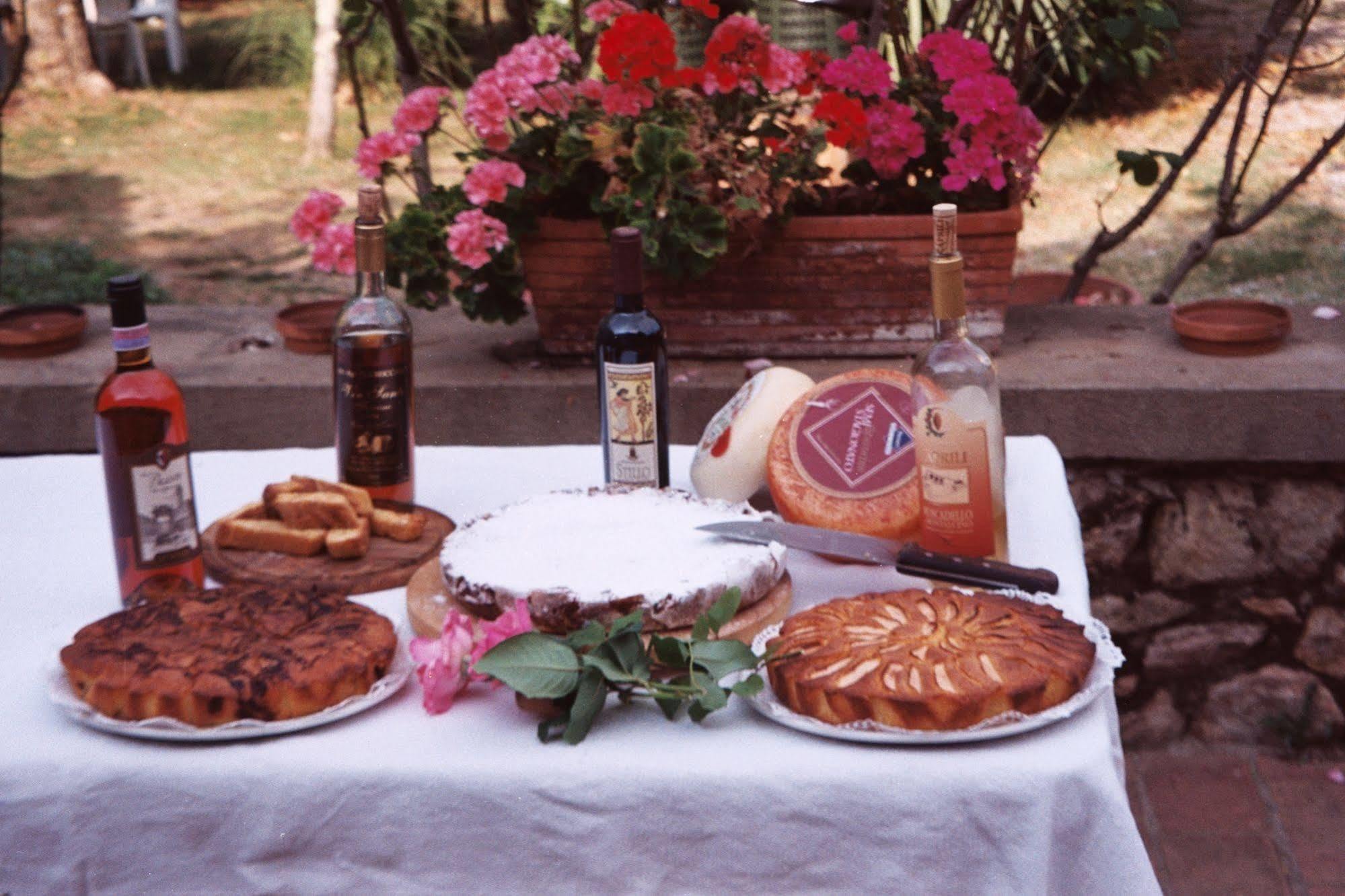 Albergo Ristorante Da Vestro Monticiano Buitenkant foto