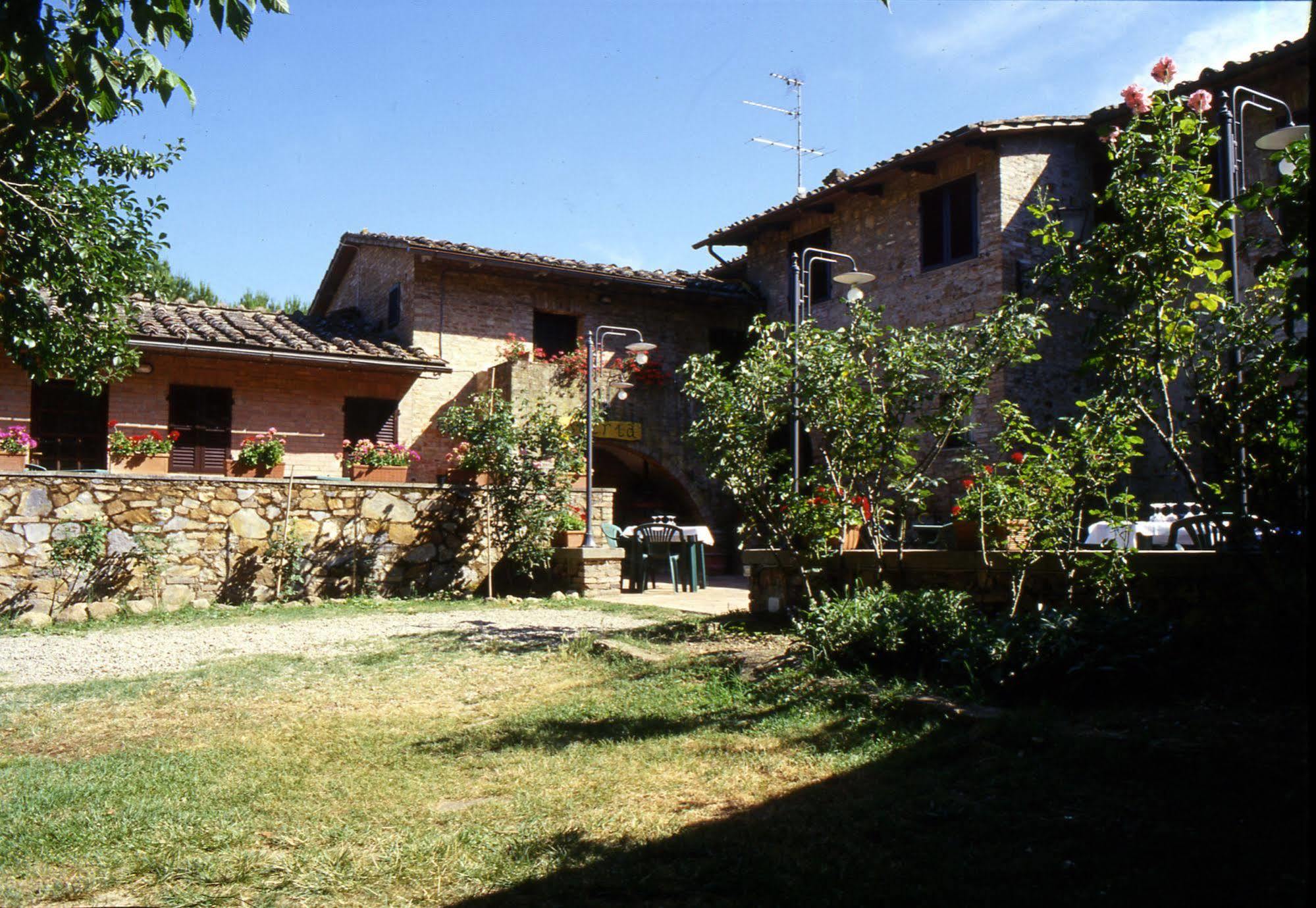 Albergo Ristorante Da Vestro Monticiano Buitenkant foto