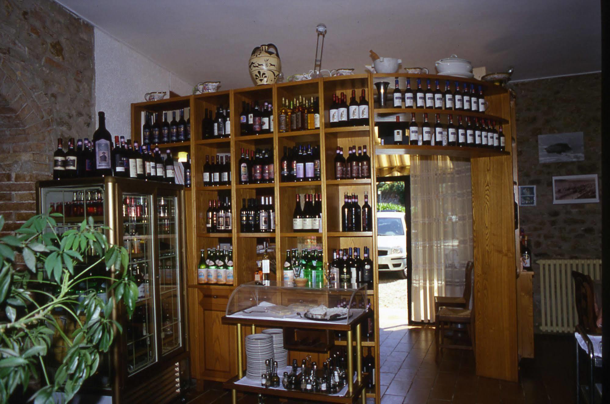 Albergo Ristorante Da Vestro Monticiano Buitenkant foto